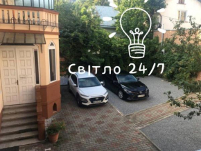 Номера та Паркінг- Світло Є
